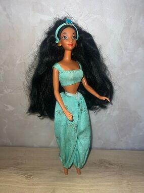 ✨ Vintage Princess Jasmine Doll – Disney Aladdin (Mattel 1992)